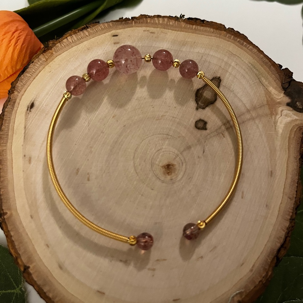 Strawberry quartz gold tone lightweight bangle